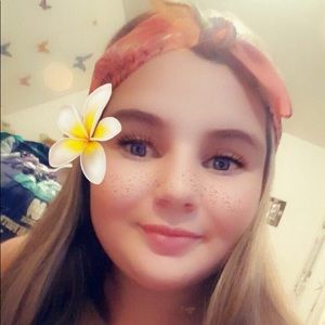 Meet your Posher, Abigail